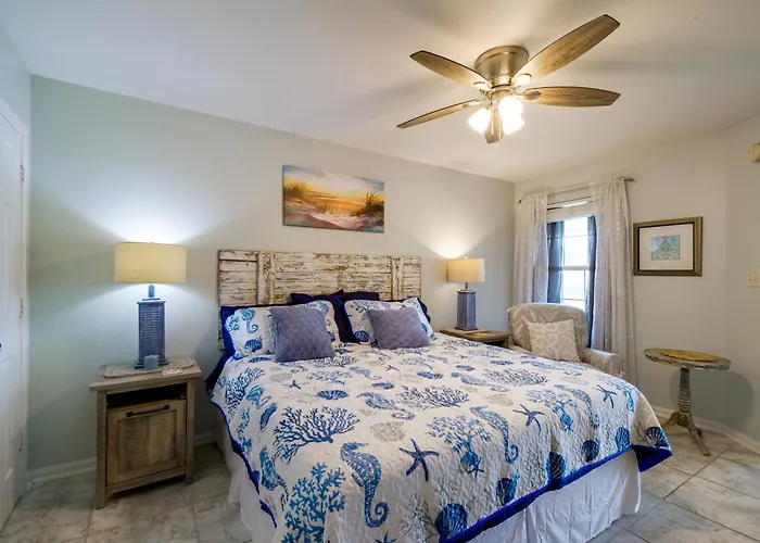 Pool & Hot Tub Access! Family Condo, 5 Mi To Holiday home Gulf Shores