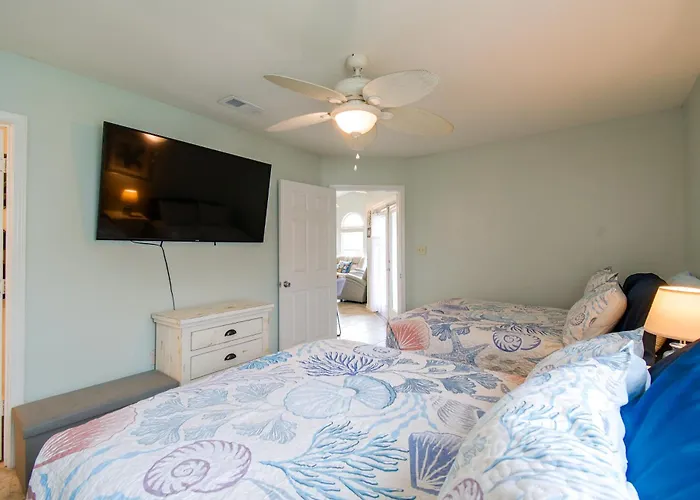 Pool & Hot Tub Access! Family Condo, 5 Mi To Holiday home Gulf Shores